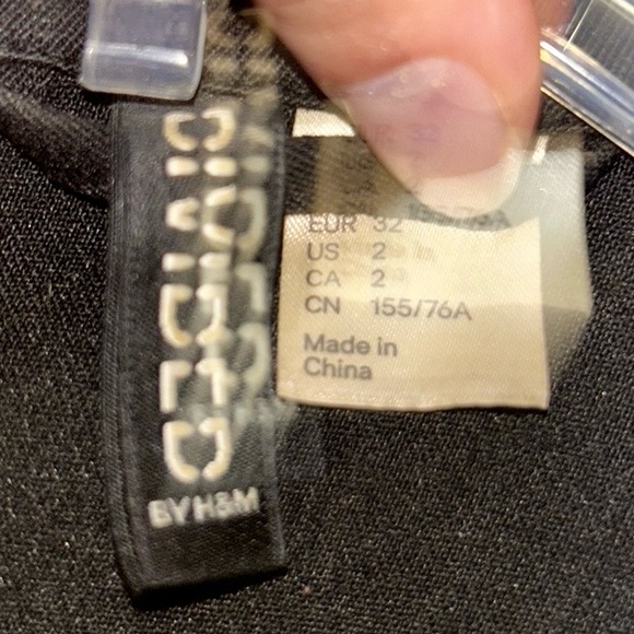 H&M Divided Black Blazer Size 2 - Picture 3 of 4